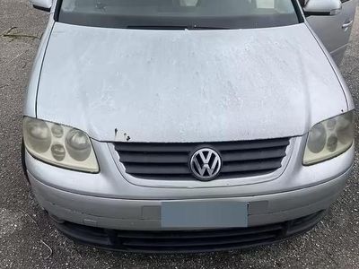 Usata VW Touran 140 CV (102 kW) 2004 Grigio Monovolume