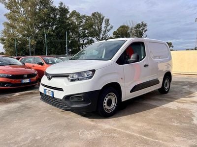 Usata Toyota Proace 102 CV (75 kW) 2021 Bianco Monovolume