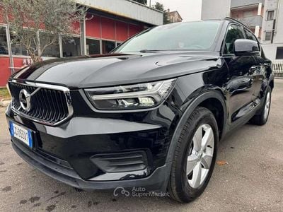 Usata Volvo XC40 Momentum 130 CV (95 kW) 2021 Nero SUV