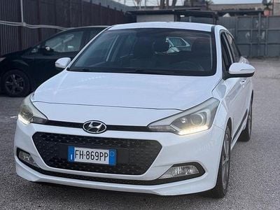 Usata Hyundai i20 Style 74 CV (54 kW) 2017 Bianco Berlina