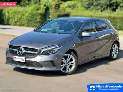 Usata Mercedes A180 109 CV (80 kW) 2017 Grigio Utilitaria