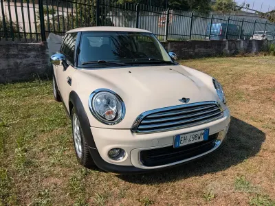 Usata Mini ONE 98 CV (72 kW) 2011 Beige Utilitaria