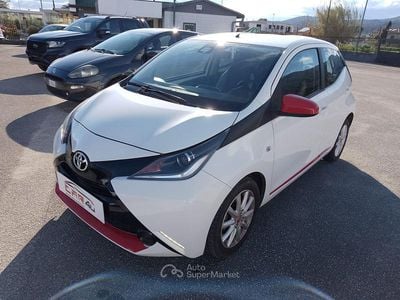 Usata Toyota Aygo X-play 69 CV (50 kW) 2017 Bianco Utilitaria