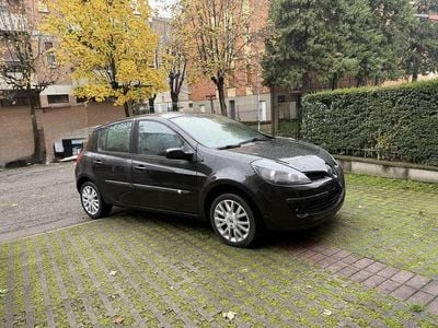 Usata 2006 Renault Clio II Dynamique Berlina | 2350 € (Ottimo prezzo)