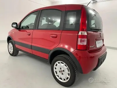 Gebraucht Fiat Panda 4x4 Climbing 69 PS (50 kW) 2012 Rot Kleinwagen