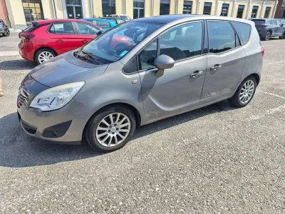 Usata Opel Meriva Cosmo 120 CV (88 kW) 2011 Bronzo Monovolume