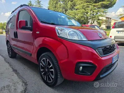 Usata Fiat Qubo Lounge 77 CV (56 kW) 2016 Rosso Monovolume