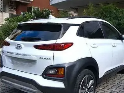 Usata Hyundai Kona Xpossible 120 CV (88 kW) 2019 Bianco SUV