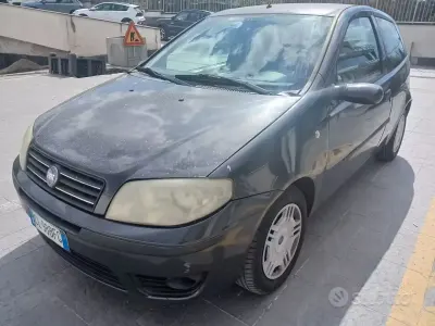 Usata Fiat Punto 69 CV (50 kW) 2003 Blu Utilitaria