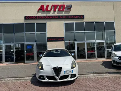 Usata Alfa Romeo Giulietta Progression 105 CV (77 kW) 2010 Bianco Utilitaria