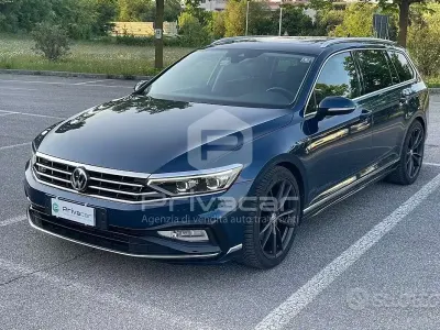 Usata VW Passat Executive 150 CV (110 kW) 2020 Blu Station wagon