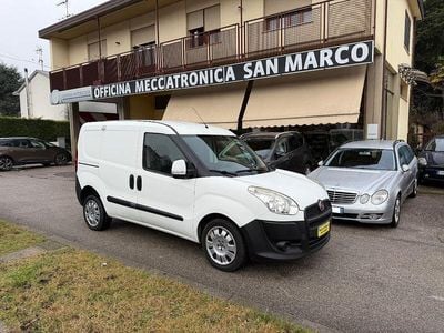 Usata Fiat Doblò 90 CV (66 kW) 2011 Bianco Monovolume