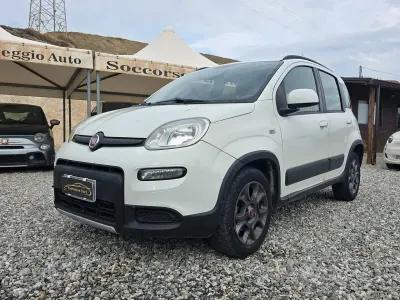 Usata Fiat Panda Trekking 95 CV (69 kW) 2015 Bianco Utilitaria