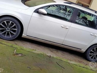 Usata VW Passat 105 CV (77 kW) 2013 Bianco Station wagon