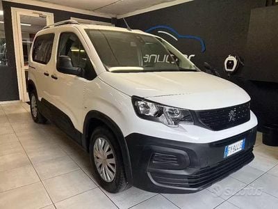 Usata Peugeot Rifter Active 110 CV (80 kW) 2019 Bianco Monovolume