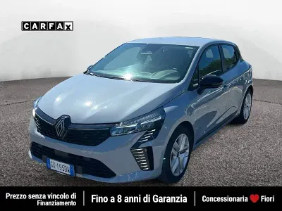 Usata Renault Clio V Evolution 143 CV (105 kW) 2024 Grigio Utilitaria