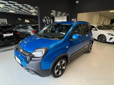 Usata Fiat Panda Cross Cross 69 CV (50 kW) 2025 Blu/azzurro Utilitaria