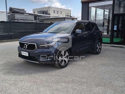 Usata Volvo XC40 Momentum 129 CV (94 kW) 2021 Blu SUV