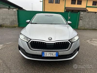 Usata Skoda Octavia Style 150 CV (110 kW) 2021 Grigio Station wagon