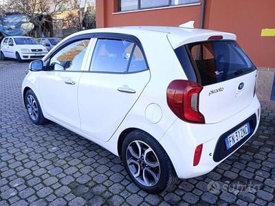 Begagnad Kia Picanto 65 HK (47 kW) 2018 Vit Halvkombi