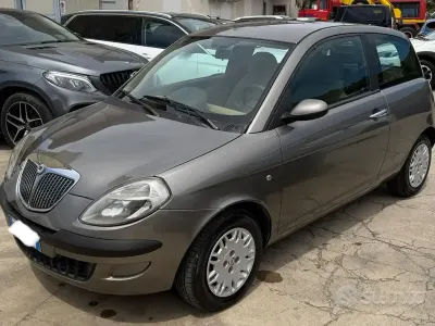 Usado Lancia Ypsilon 69 HP (50 kW) 2006 Castanho Citadino