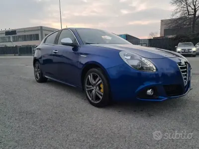 Usata Alfa Romeo Giulietta Distinctive 120 CV (88 kW) 2014 Bluazzurro Utilitaria