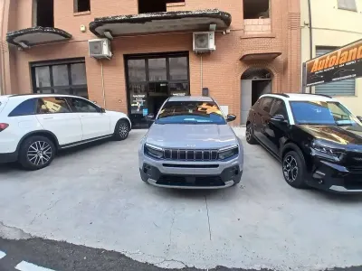 Nuova Jeep Avenger Summit 101 CV (74 kW) 2026 Grigio SUV
