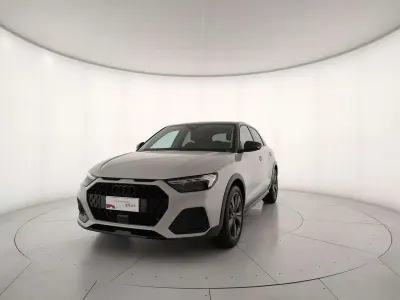 Usata Audi A1 116 CV (85 kW) 2024 Argento cavo metallizzato grig SUV