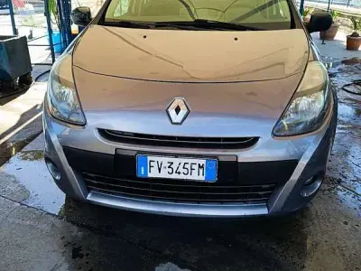 Usata Renault Clio II 64 CV (47 kW) 2010 Grigio Berlina