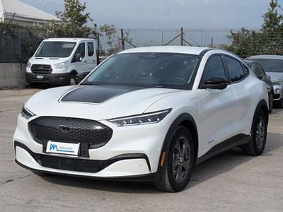 Begagnad Ford Mustang Mach-E Standard Range 197 kW (269 HK) 2023 Vit SUV