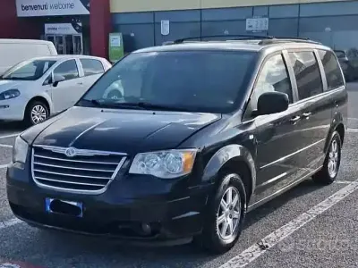 Usata Chrysler Voyager 150 CV (110 kW) 2009 Nero Monovolume