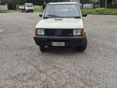 Usata Fiat Panda 4x4 Collezione 50 CV (36 kW) 1989 Grigio Utilitaria