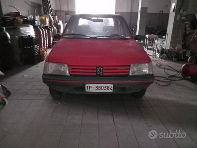 Usata Peugeot 205 1991 Rosso Utilitaria