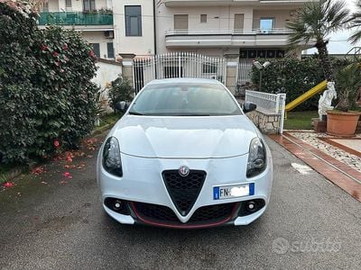 Usata Alfa Romeo Giulietta Quadrifoglio Verde 300 CV (220 kW) 2017 Bianco Utilitaria