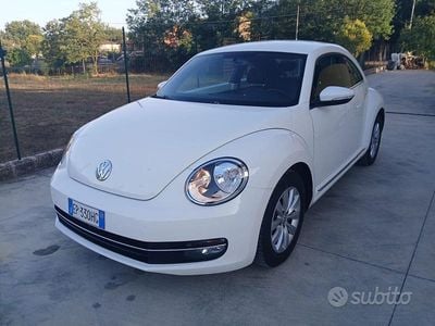 Usata VW Beetle Design 105 CV (77 kW) 2012 Bianco Utilitaria