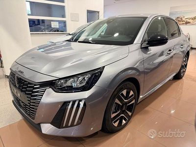 Usata Peugeot 208 Allure 101 CV (74 kW) 2025 Grigio Utilitaria