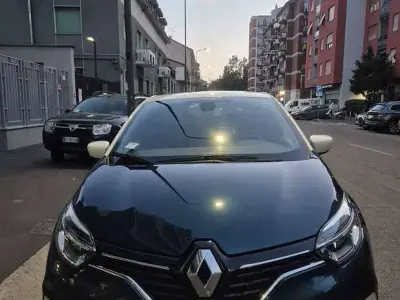 Usata Renault Captur Zen 110 CV (80 kW) 2017 Blu/azzurro SUV