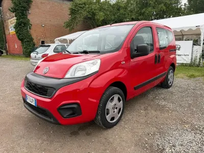 Käytetty Fiat Qubo Trekking 77 HP (56 kW) 2016 Punainen Tila-auto