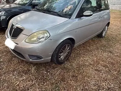Usata Lancia Ypsilon 75 CV (55 kW) 2008 Grigio Utilitaria