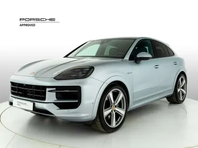Usata Porsche Cayenne 470 CV (345 kW) 2024 Argento dolomite metallizzato SUV