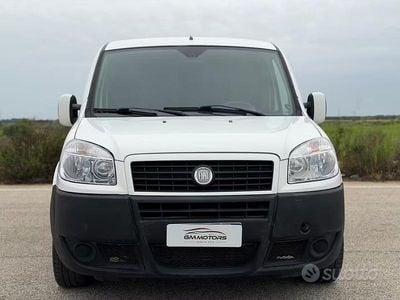 Begagnad Fiat Doblò 120 HK (88 kW) 2009 Vit Minibuss