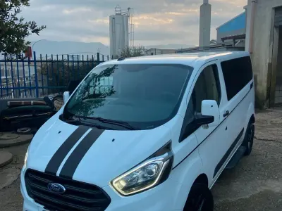 Usata Ford Transit Custom 130 CV (95 kW) 2024 Bianco Monovolume