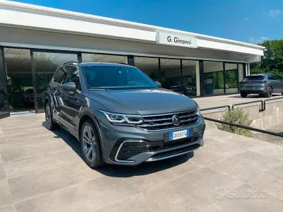 Usata VW Tiguan R-line 150 CV (110 kW) 2023 Grigio SUV