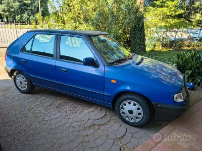 Usata Skoda Felicia 68 CV (50 kW) 1998 Blu Berlina