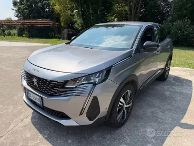 Usata Peugeot 3008 Allure 131 CV (96 kW) 2022 Grigio SUV