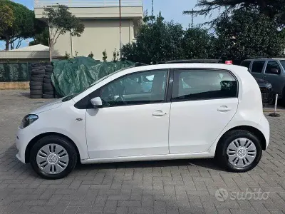 Begagnad VW up! Move 68 HK (50 kW) 2015 Vit Halvkombi