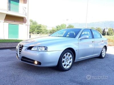 Alfa Romeo 166