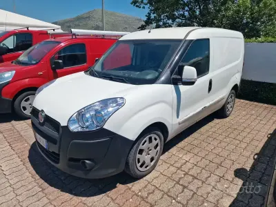 Usata Fiat Doblò 90 CV (66 kW) 2012 Bianco Monovolume