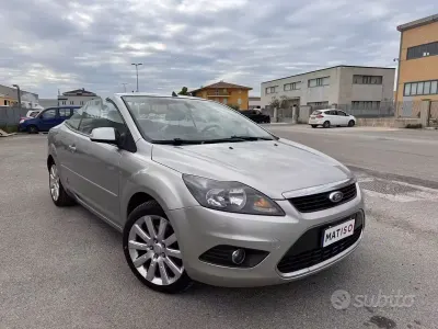 Usata Ford Focus Cabriolet 136 CV (100 kW) 2010 Grigio Cabrio