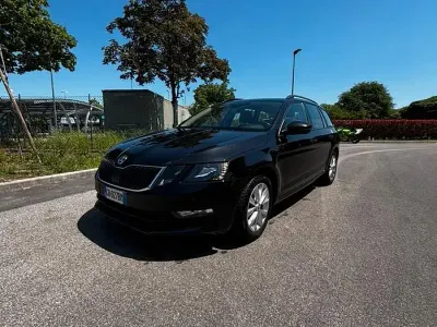 Usata Skoda Octavia 131 CV (96 kW) 2020 Nero Station wagon